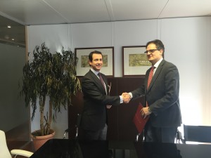 Antonio López y Diego J. González. Firma del Convenio entre Red Estable y Segittur